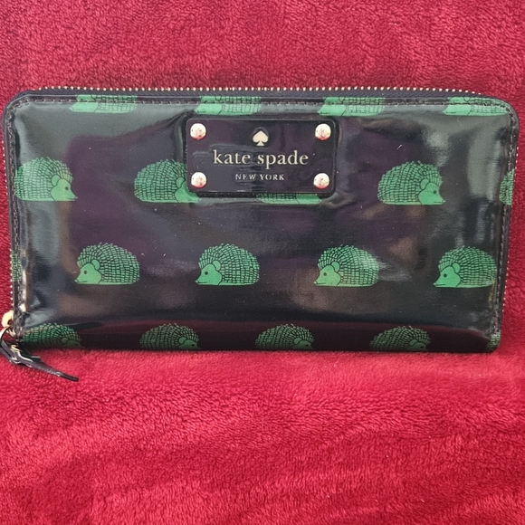 Kate Spade Black and Green Hedgehog Wallet - Picture 2 of 12